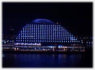 �I���G���^���z�e��