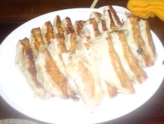 こいつがうわさのひろ坊餃子、38個まで数えていたけどいっぱい食いました。いっぱい食いたい人は最速伝説にぜひTRY!